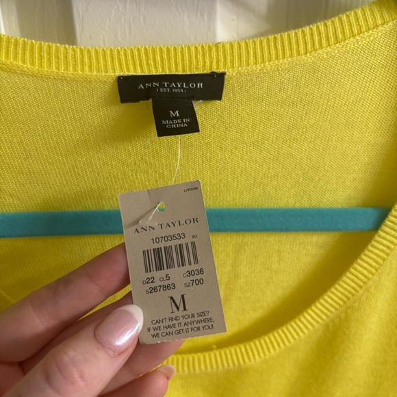 NWT Ann Taylor Sweater Short Sleeve - Picture 2 of 5